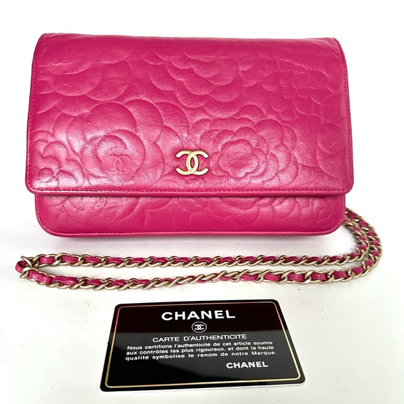 ๐ฏ CHANEL CC Camilia Fuschia Lambskin Leather Wallet on Chain w/ auth card - Picture 1 of 15